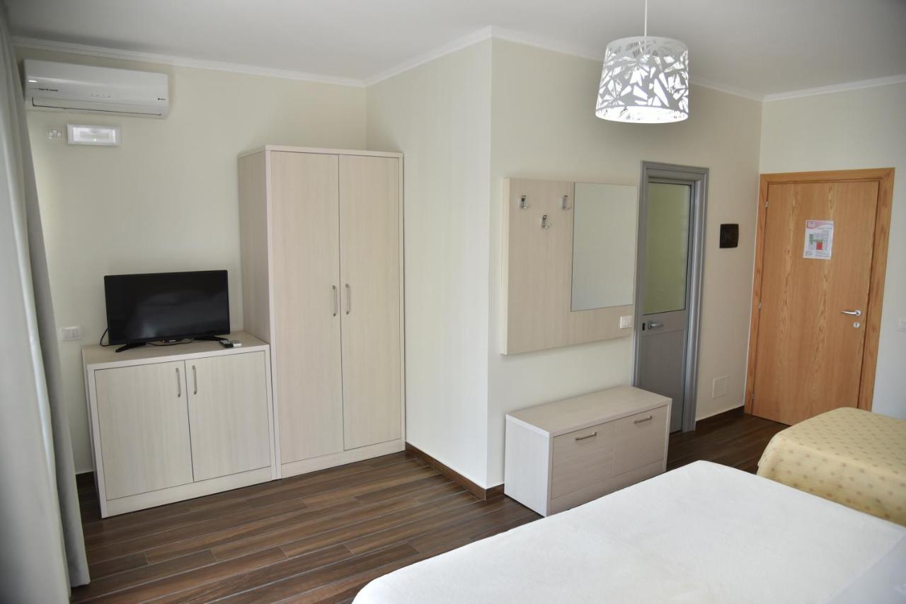 Hotel Imperiale Δυρράχιο Εξωτερικό φωτογραφία