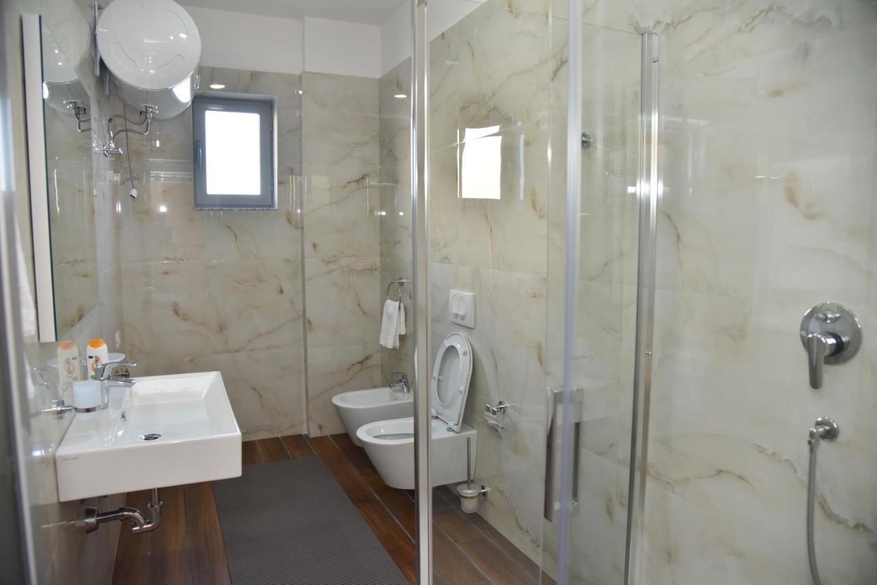 Hotel Imperiale Δυρράχιο Εξωτερικό φωτογραφία