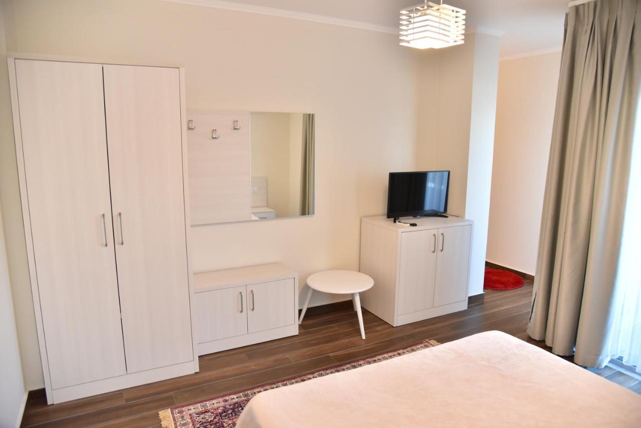Hotel Imperiale Δυρράχιο Εξωτερικό φωτογραφία